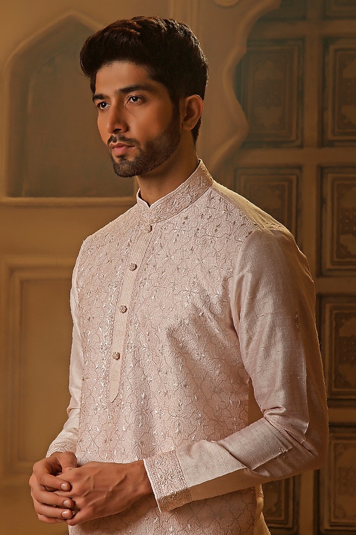 Light Pink Raw Silk Resham Embroidered Kurta Set by Vanshik at Pernia's Pop Up Shop
