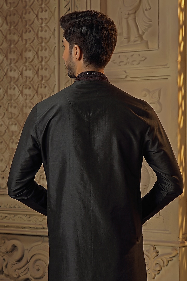 Black Spun Silk Kurta Set by Vanshik at Pernia's Pop Up Shop