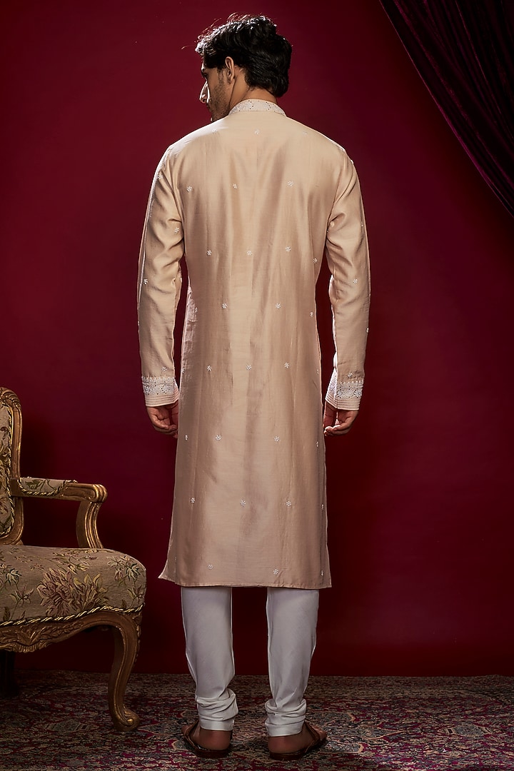 Peach Chanderi Lucknowi Kurta Set by Vanshik at Pernia's Pop Up Shop