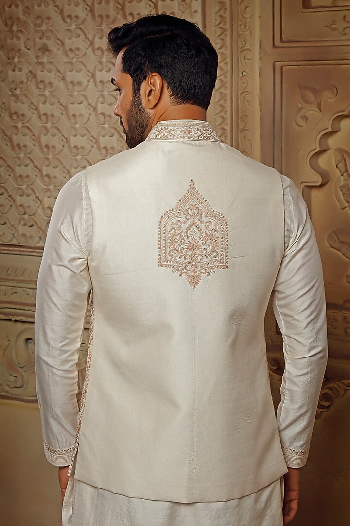 Pearl White Spun Silk Resham Embroidered Bundi Jacket Set by Vanshik at Pernia's Pop Up Shop