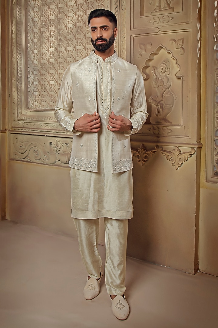 Mint Raw Silk Mirror Embroidered Bundi Jacket Set by Vanshik at Pernia's Pop Up Shop