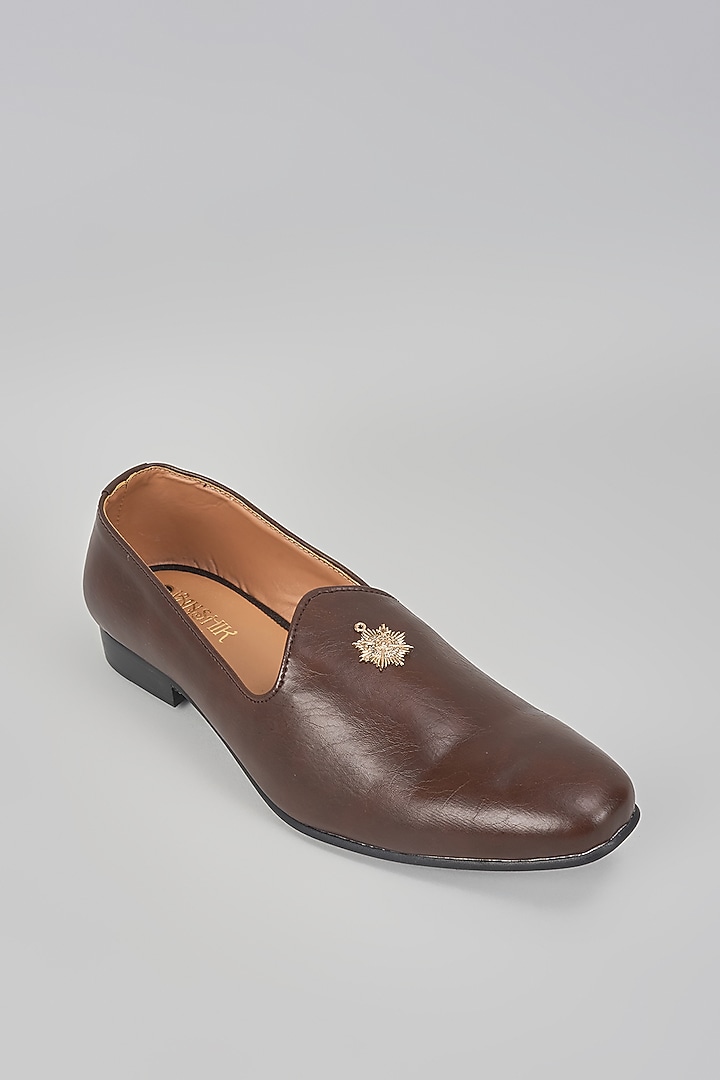 Brown Leather Mojaris by Vanshik