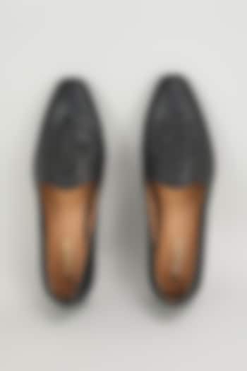 Black Leather Mojaris by Vanshik at Pernia's Pop Up Shop