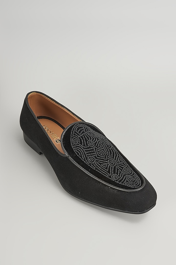 Black Leather Mojaris by Vanshik at Pernia's Pop Up Shop