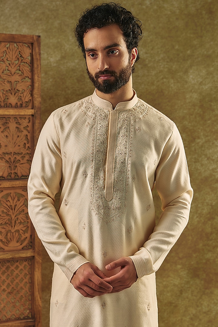 Peach Silk Jacquard Kurta Set by Vanshik at Pernia's Pop Up Shop