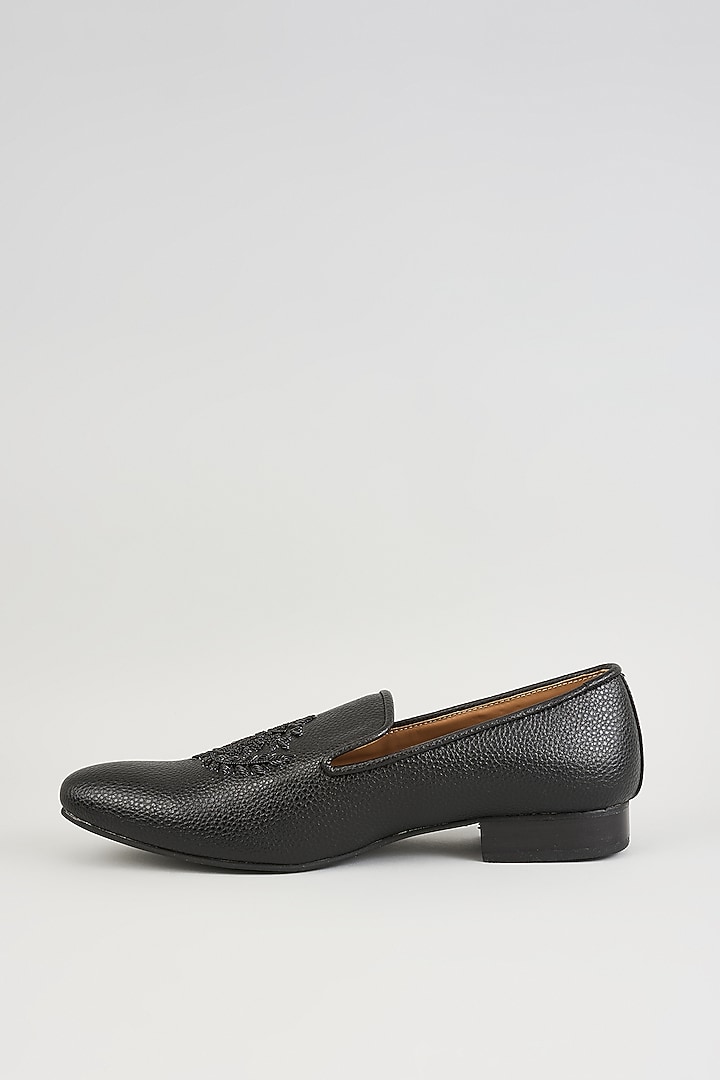 Black Leather Motif Embroidered Mojaris by Vanshik at Pernia's Pop Up Shop