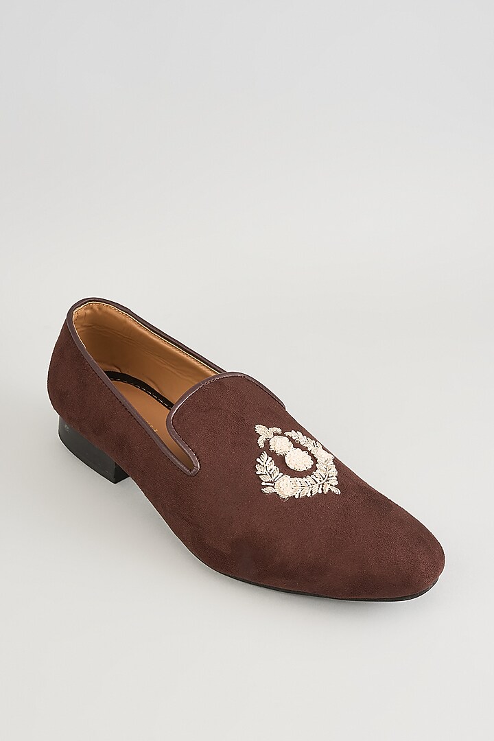 Brown Leather Motif Embroidered Mojaris by Vanshik at Pernia's Pop Up Shop