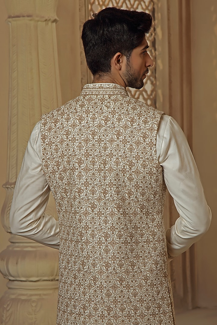 Cream Pashmina Silk Blend Kashmiri Embroidered Bundi Jacket Set by Vanshik at Pernia's Pop Up Shop