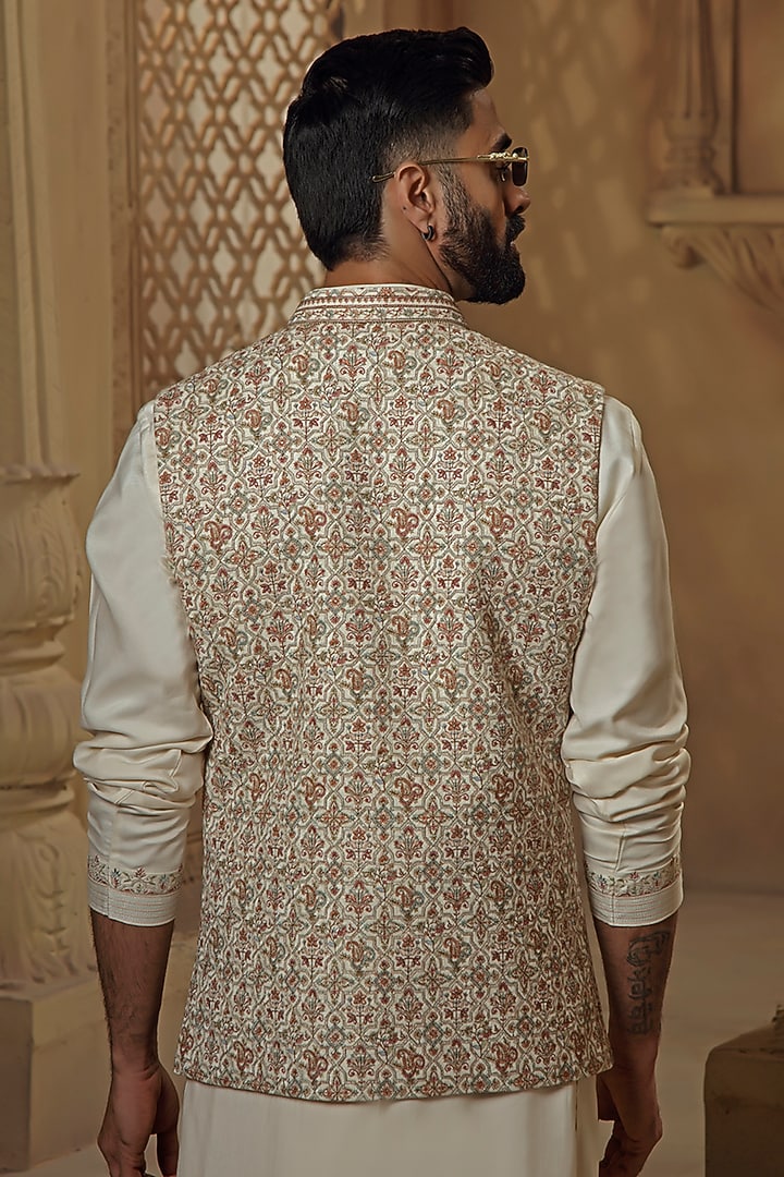 Cream Pashmina Silk Blend Kashmiri Embroidered Bundi Jacket Set by Vanshik at Pernia's Pop Up Shop