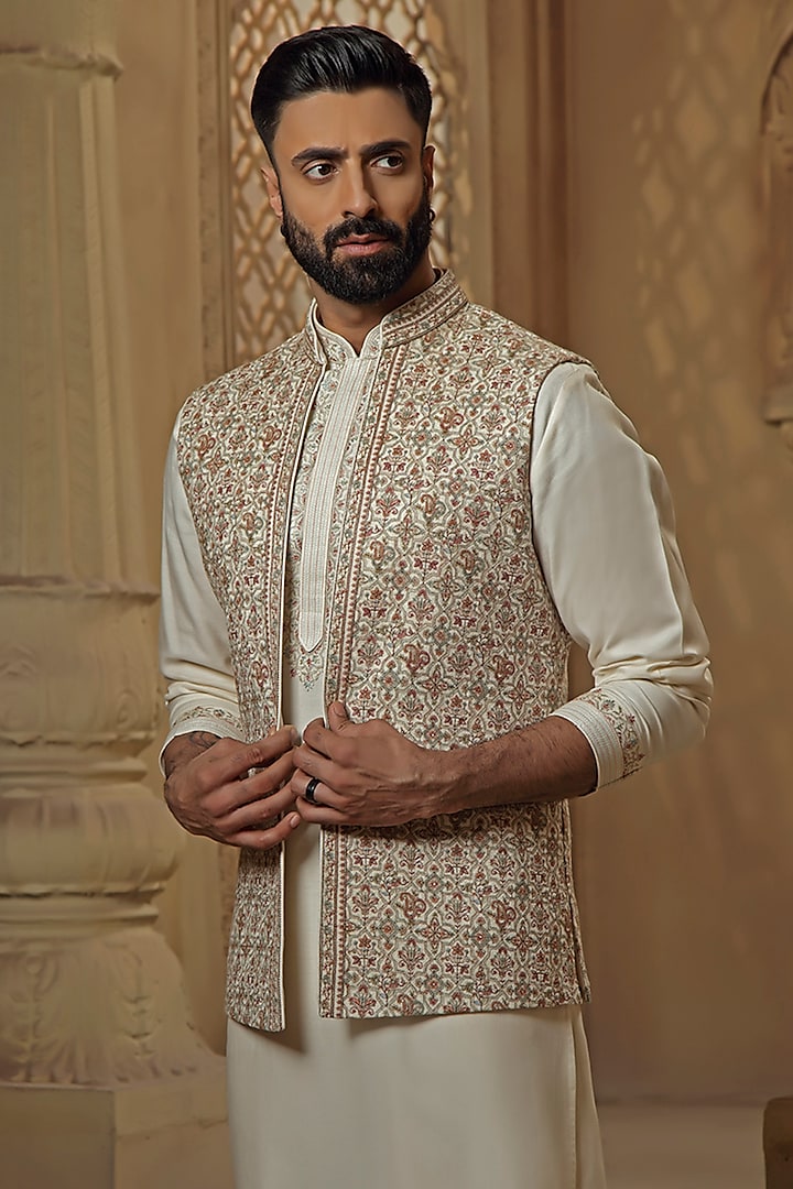 Cream Pashmina Silk Blend Kashmiri Embroidered Bundi Jacket Set by Vanshik at Pernia's Pop Up Shop