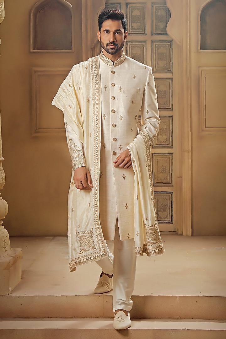 Pearl White Raw Silk Tilla Embroidered Sherwani Set by Vanshik