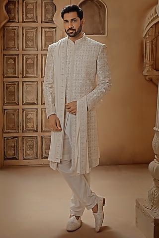 Pearl White Raw Silk Resham Embroidered Sherwani Set by Vanshik