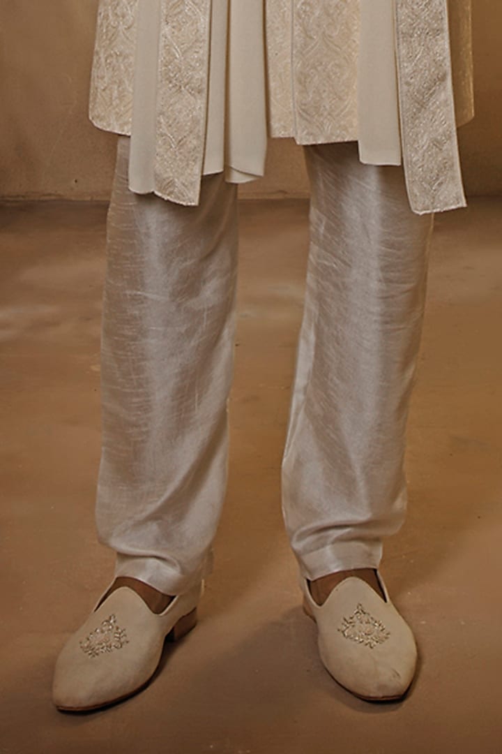 Pearl White Silk Digital Embroidered Groom Sherwani Set by Vanshik at Pernia's Pop Up Shop