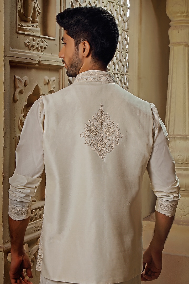 Pearl White Spun Silk Dori Embroidered Bundi Jacket Set by Vanshik at Pernia's Pop Up Shop