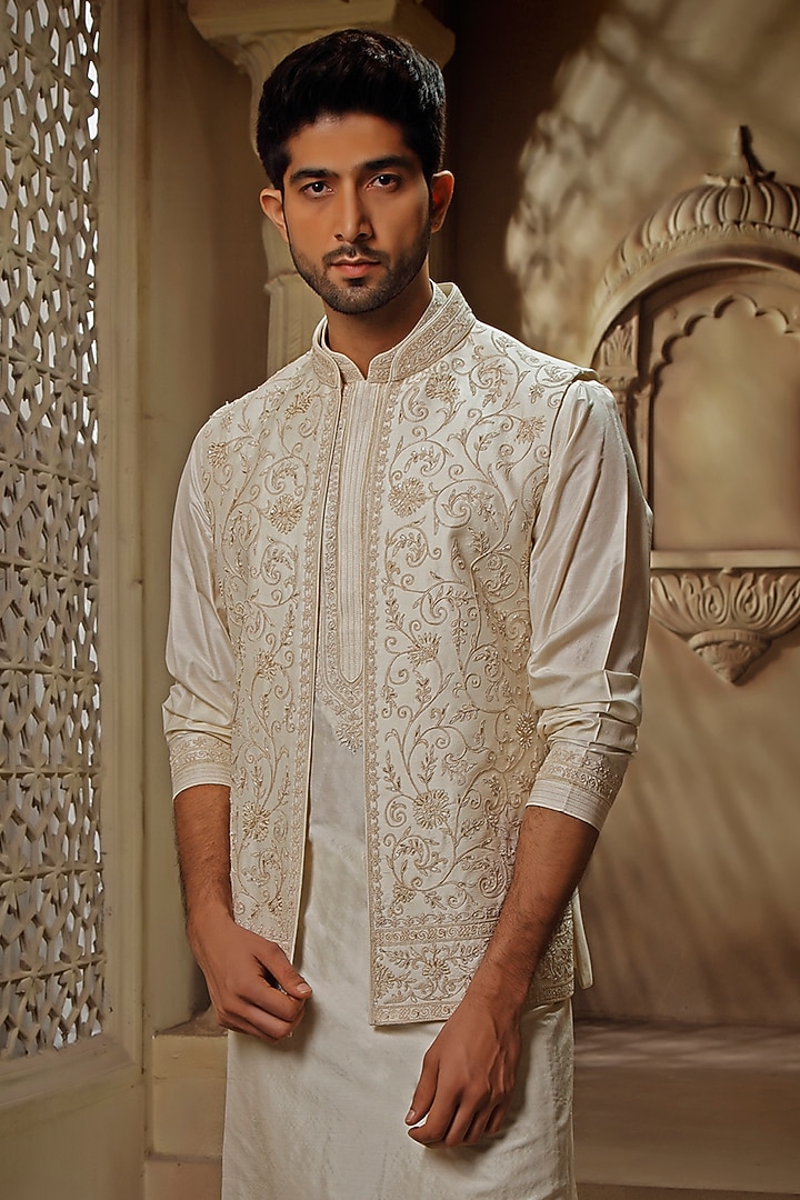 Pearl White Spun Silk Dori Embroidered Bundi Jacket Set by Vanshik at Pernia's Pop Up Shop