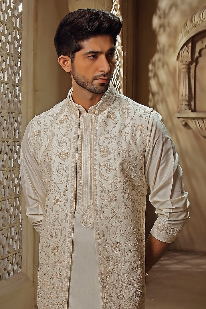 Pearl White Spun Silk Dori Embroidered Bundi Jacket Set by Vanshik at Pernia's Pop Up Shop