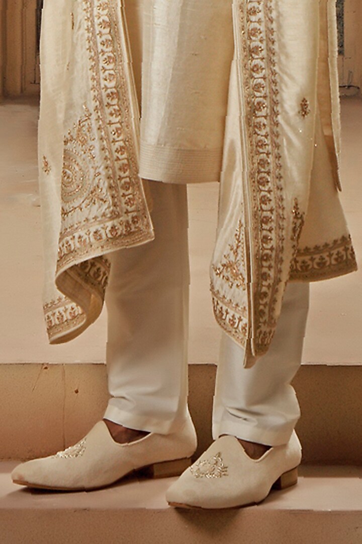 Pearl White Raw Silk Tilla Embroidered Kurta Set by Vanshik at Pernia's Pop Up Shop