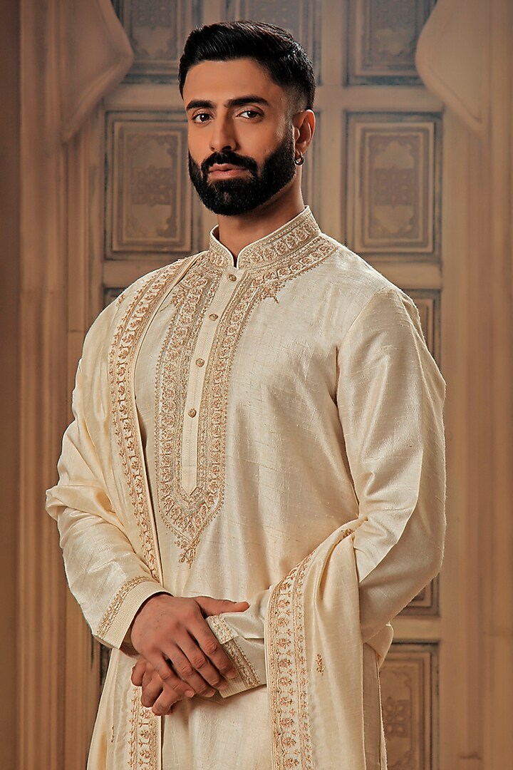 Pearl White Raw Silk Tilla Embroidered Kurta Set by Vanshik at Pernia's Pop Up Shop