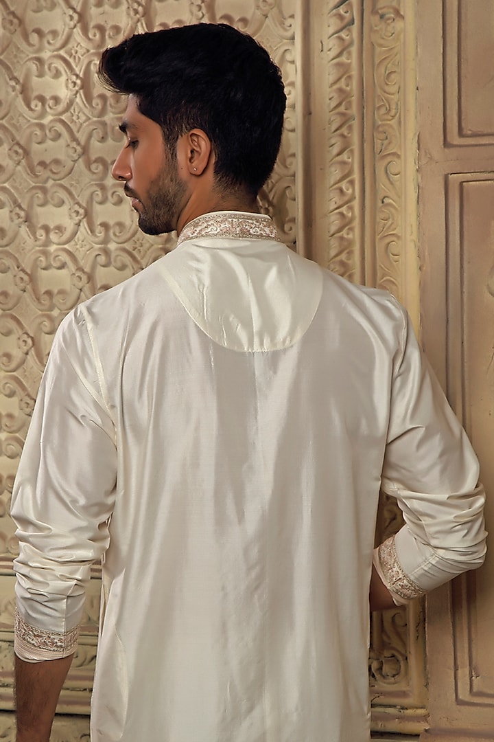 Pearl White Spun Silk Mirror Embroidered Kurta Set by Vanshik at Pernia's Pop Up Shop