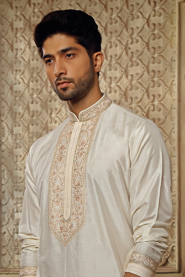 Pearl White Spun Silk Mirror Embroidered Kurta Set by Vanshik at Pernia's Pop Up Shop