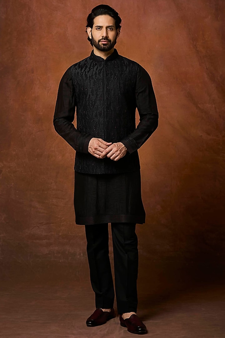Black Silk Pearl Embroidered Bundi Jacket Set by Vanshik