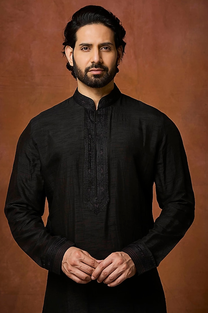 Black Silk Pearl Embroidered Bundi Jacket Set by Vanshik at Pernia's Pop Up Shop