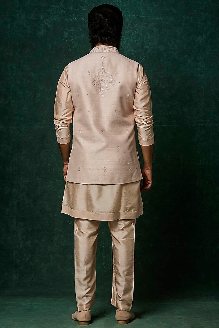 Blush Silk Embroidered Bundi Jacket Set by Vanshik at Pernia's Pop Up Shop