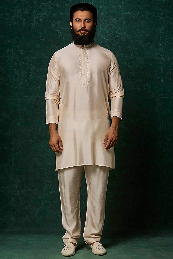 Blush Silk Embroidered Bundi Jacket Set by Vanshik at Pernia's Pop Up Shop