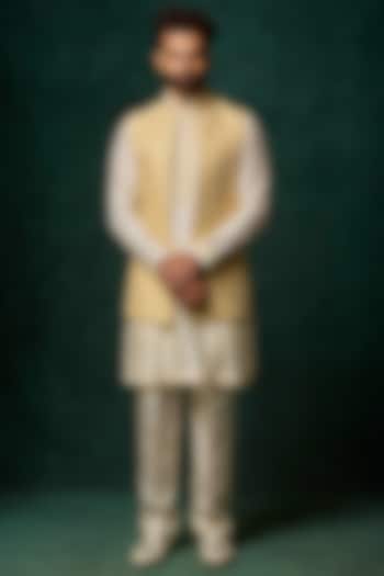 Yellow Silk Embroidered Bundi Jacket Set by Vanshik
