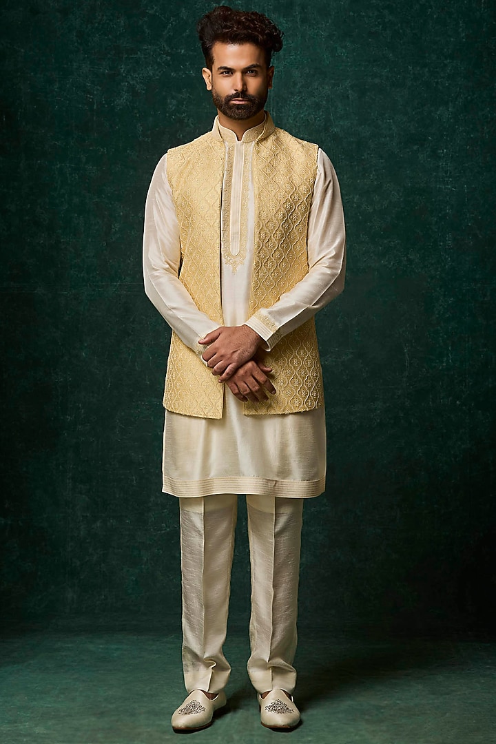 Yellow Silk Embroidered Bundi Jacket Set by Vanshik