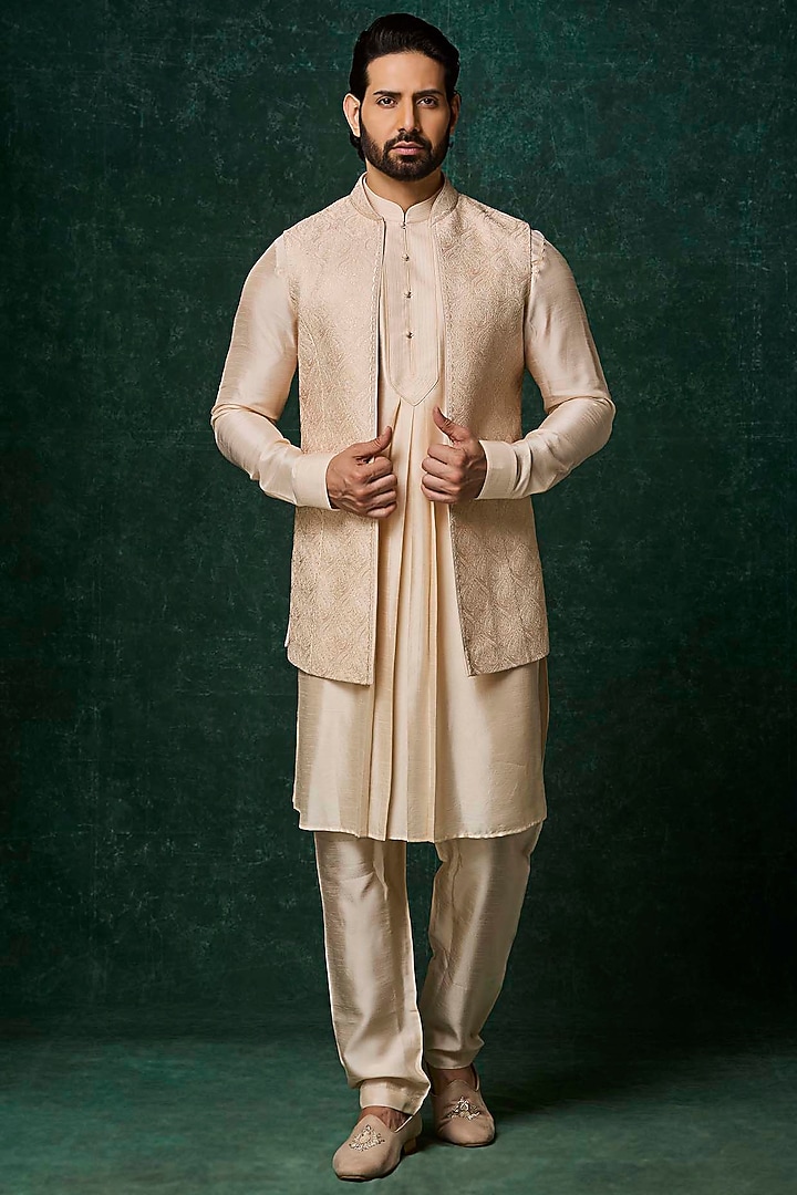 Blush Silk Embroidered Bundi Jacket Set by Vanshik