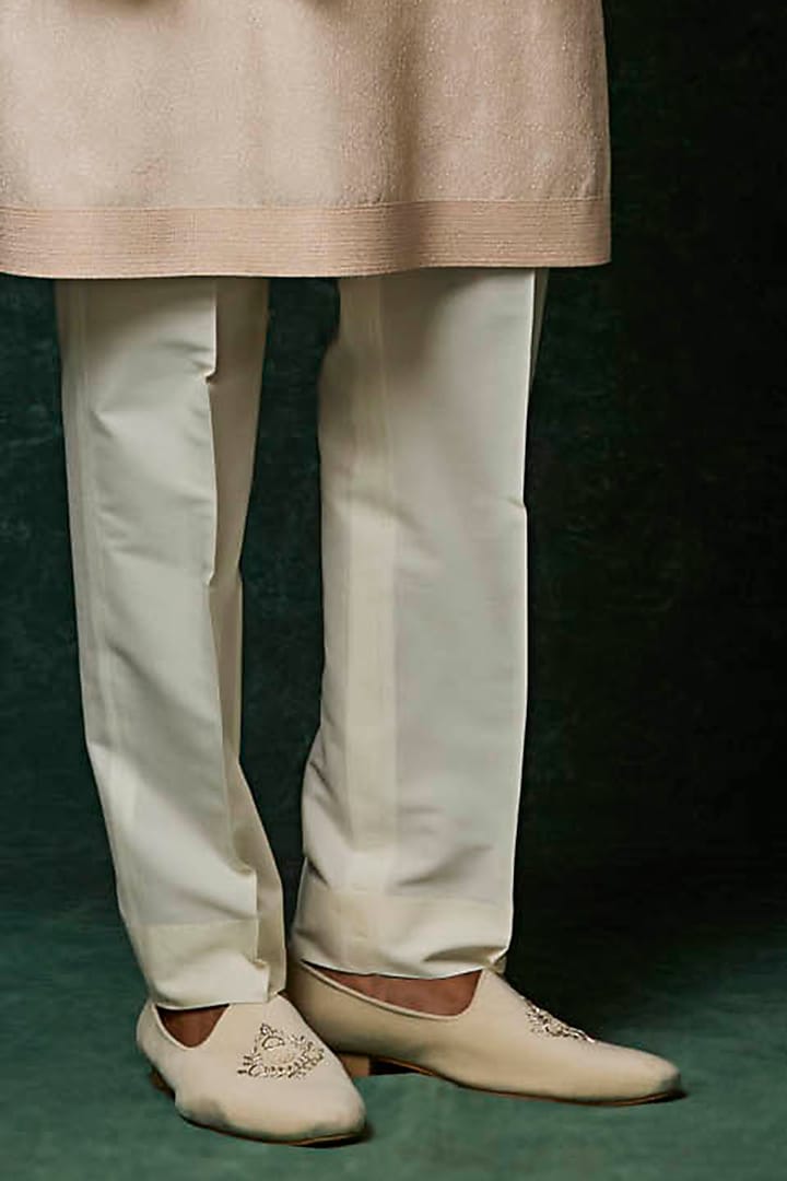 Blush Silk Embroidered Bundi Jacket Set by Vanshik at Pernia's Pop Up Shop