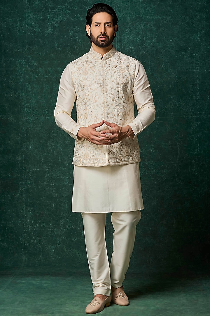 Pearl-Colored Silk Embroidered Bundi Jacket Set by Vanshik