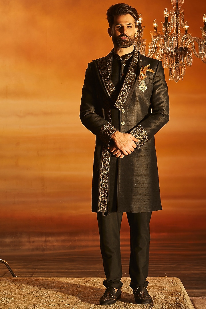 Black Raw Silk Tilla Embroidered Sherwani Set by Vanshik