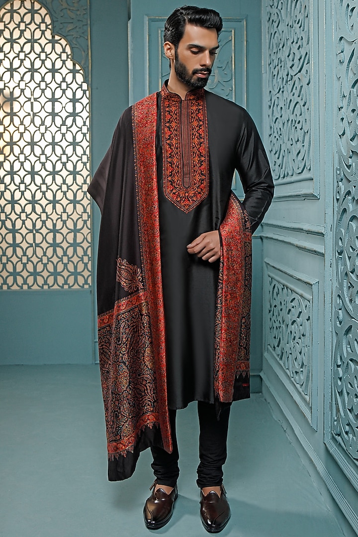 Black Silk Aari Embroidered Kurta Set by Vanshik at Pernia's Pop Up Shop