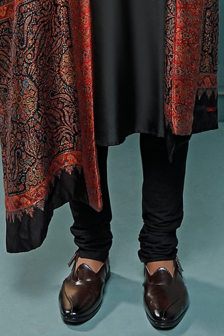 Black Silk Aari Embroidered Kurta Set by Vanshik at Pernia's Pop Up Shop