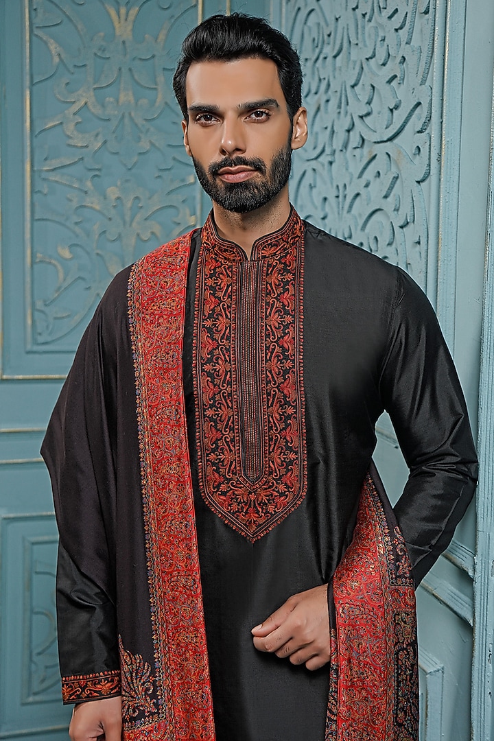 Black Silk Aari Embroidered Kurta Set by Vanshik at Pernia's Pop Up Shop