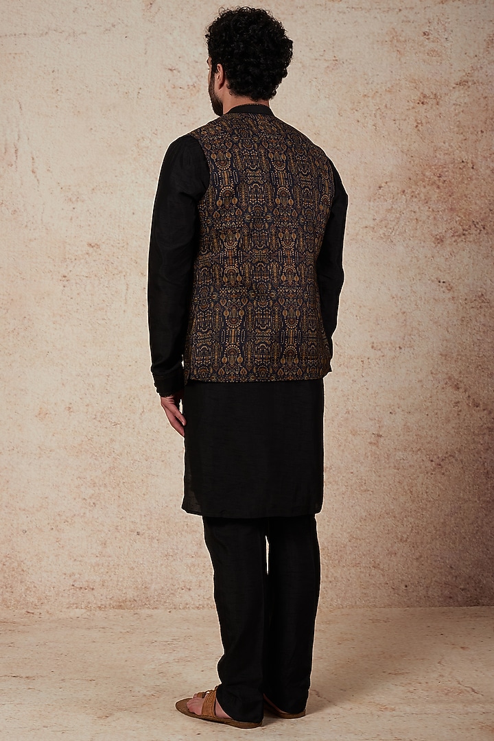 Black Silk Printed Indowestern Set by Vanshik at Pernia's Pop Up Shop