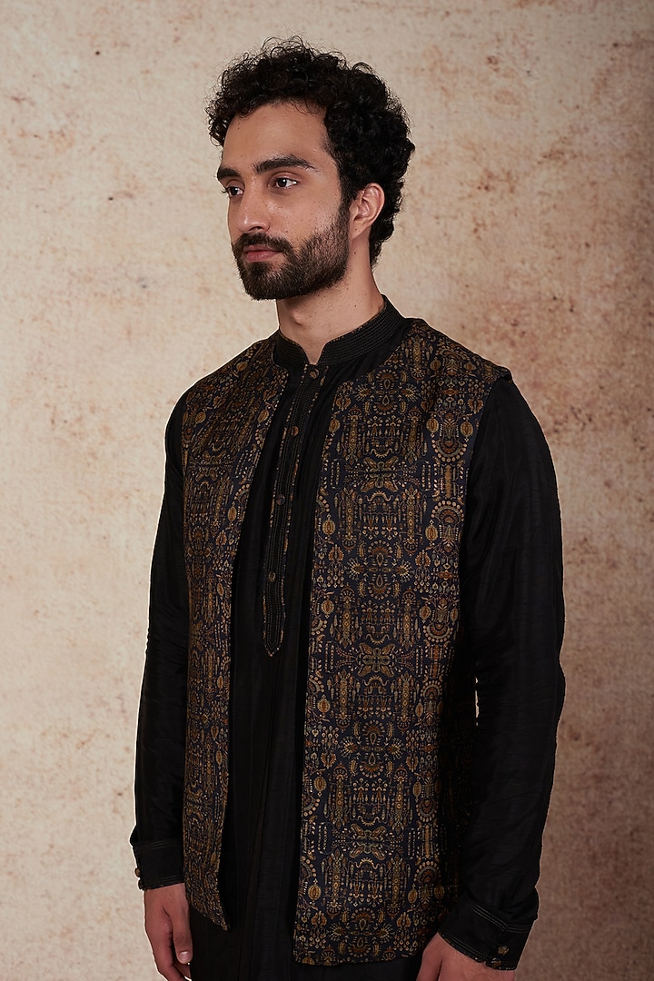 Black Silk Printed Indowestern Set by Vanshik at Pernia's Pop Up Shop