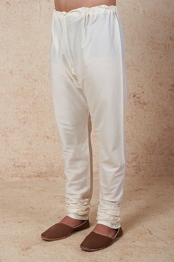 Pearl Peach Silk Wedding Sherwani Set by Vanshik at Pernia's Pop Up Shop