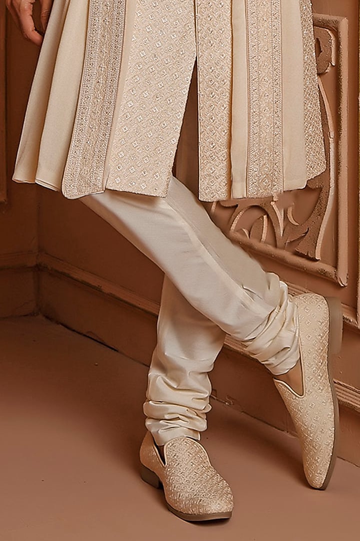 Pearl Silk Hand Embroidered Groom Sherwani Set by Vanshik at Pernia's Pop Up Shop