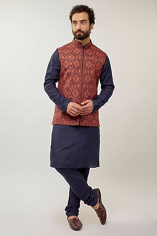 Maroon Silk Kashmiri Work Bundi Set by Vanshik