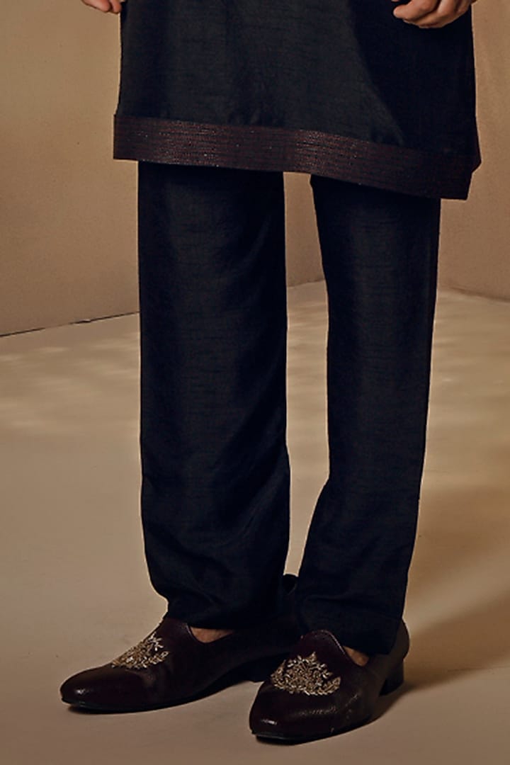 Black Raw Silk Thread Embroidered Bundi Jacket Set by Vanshik at Pernia's Pop Up Shop