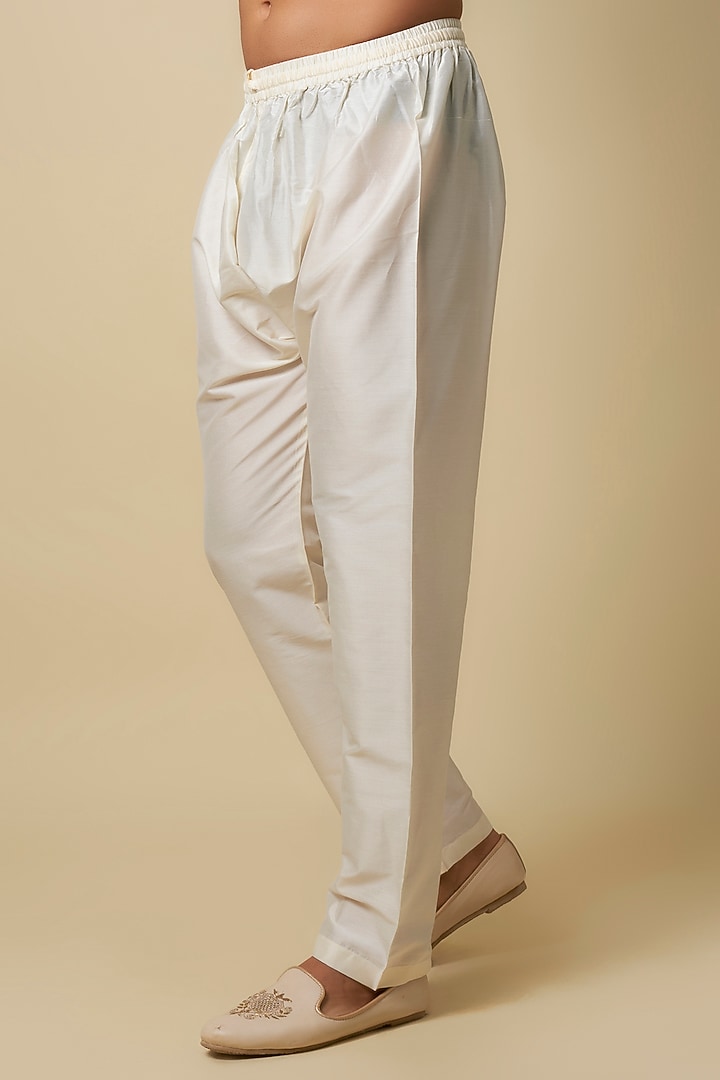 Cream Blended Silk Embroidered Bundi Jacket Set by Vanshik at Pernia's Pop Up Shop