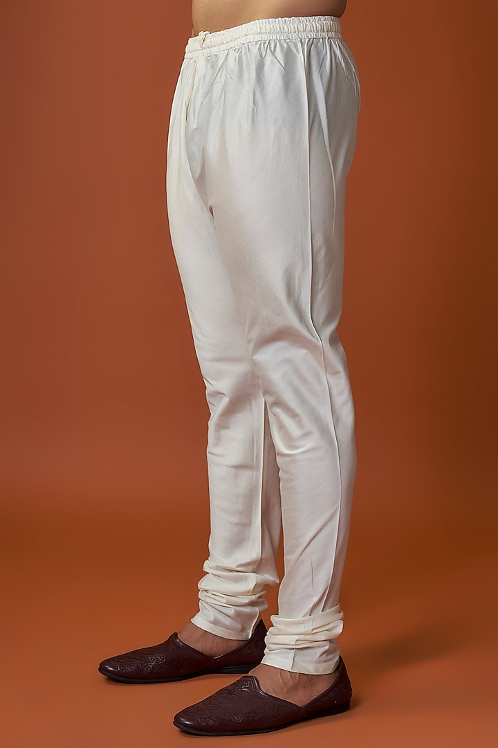 Pearl-Colored Soft Silk Kurta Set by Vanshik at Pernia's Pop Up Shop