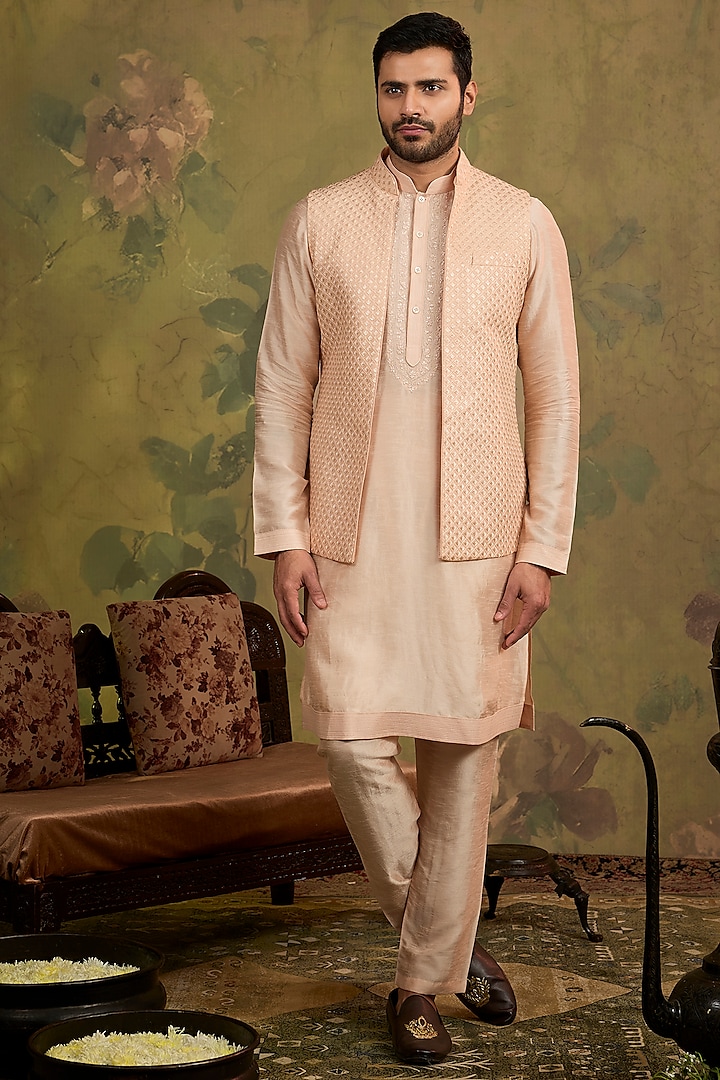 Peach Silk Embroidered Bundi Jacket Set by Vanshik at Pernia's Pop Up Shop