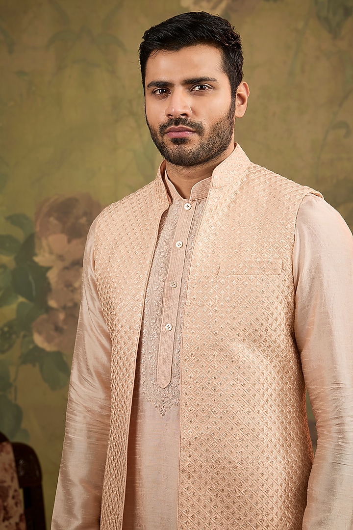 Peach Silk Embroidered Bundi Jacket Set by Vanshik at Pernia's Pop Up Shop