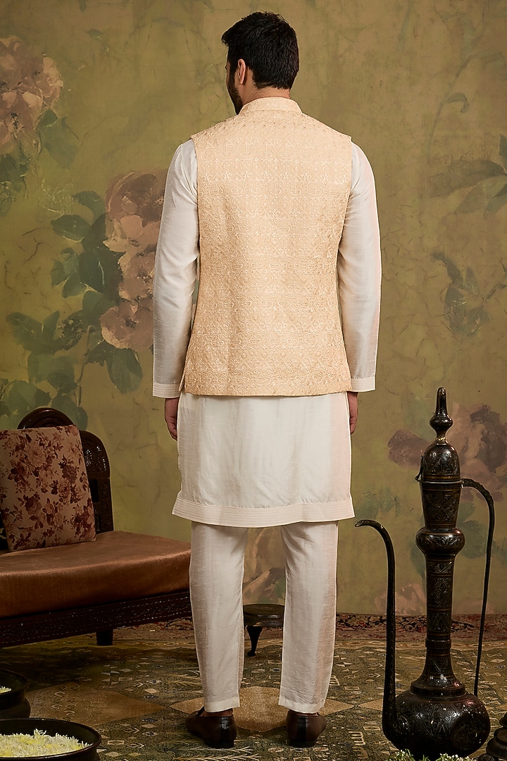 Blush Silk Embroidered Bundi Jacket Set by Vanshik at Pernia's Pop Up Shop