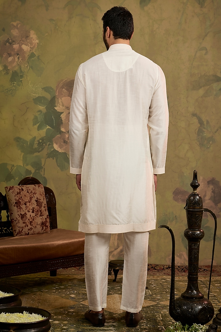Blush Silk Embroidered Bundi Jacket Set by Vanshik at Pernia's Pop Up Shop