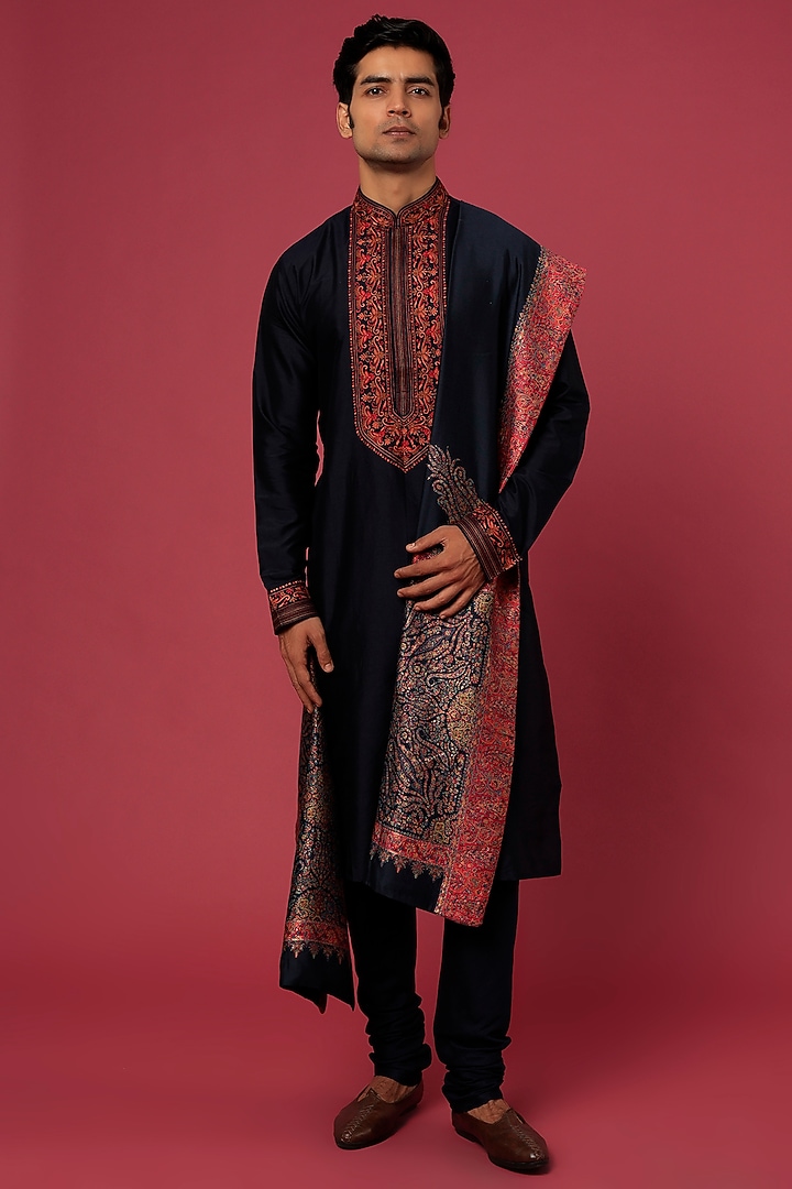 Black Silk Aari Embroidered Kurta Set by Vanshik at Pernia's Pop Up Shop